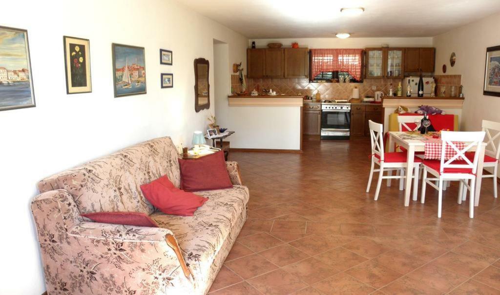 Apartmani Volga Petrčane Exterior foto