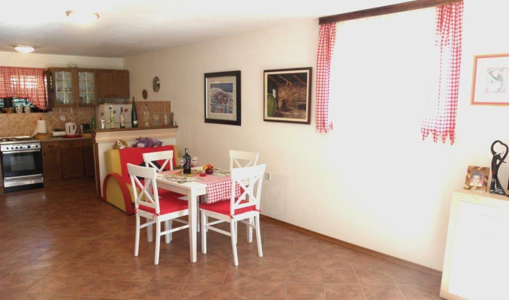 Apartmani Volga Petrčane Exterior foto